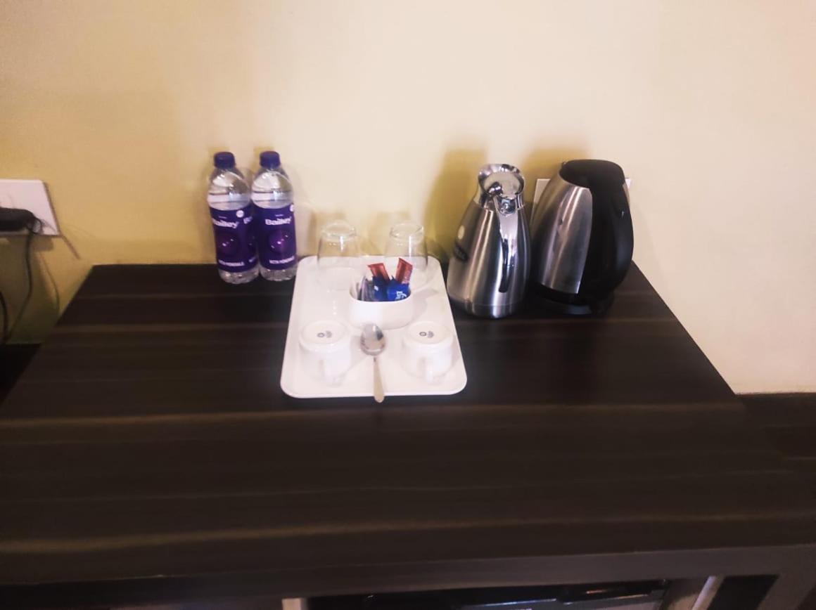 Hotel Rasika Kolhapur Bagian luar foto